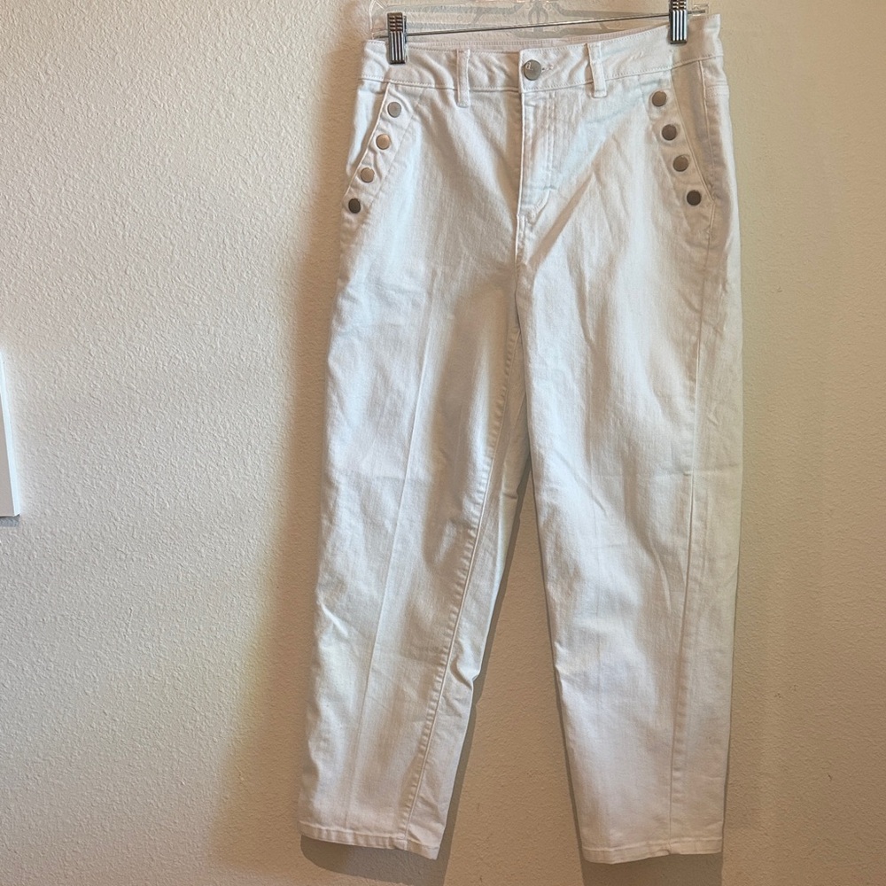 White Button-Detail Jeans